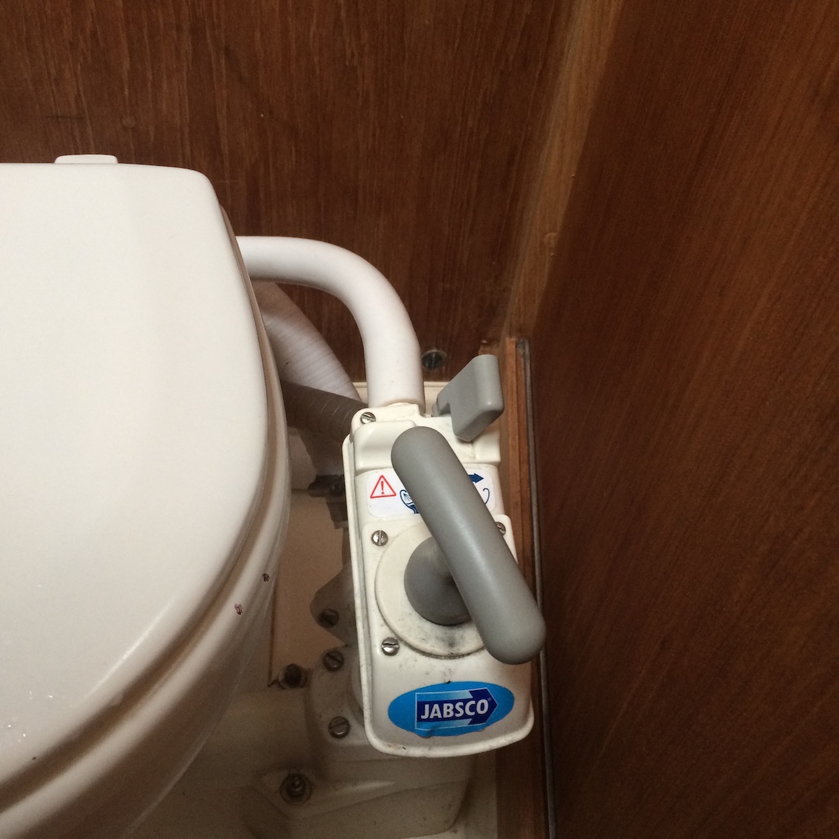 Die Handhabung einer &uuml;blichen Bordtoilette ist bereits kompliziert genug