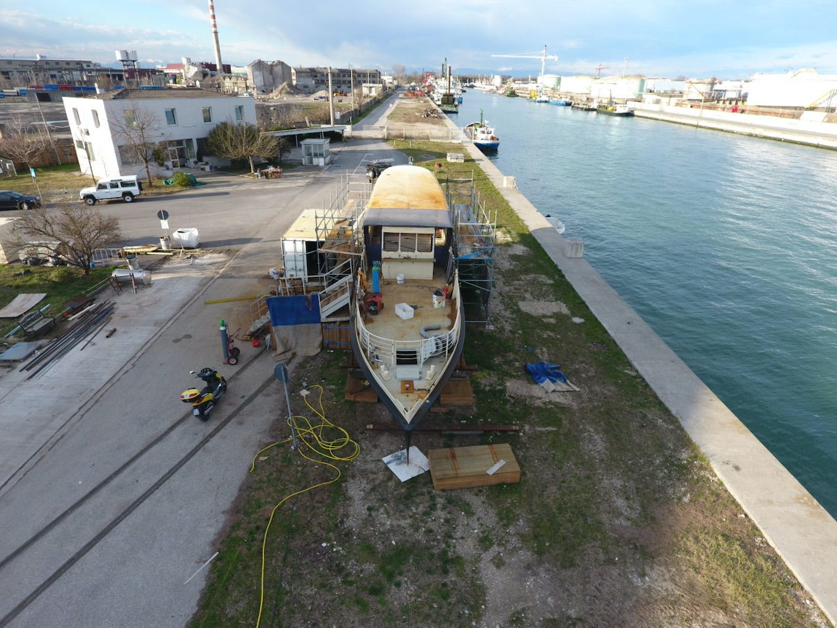 Die Juni 2016 begonnene Bootsbaustelle in Marghera