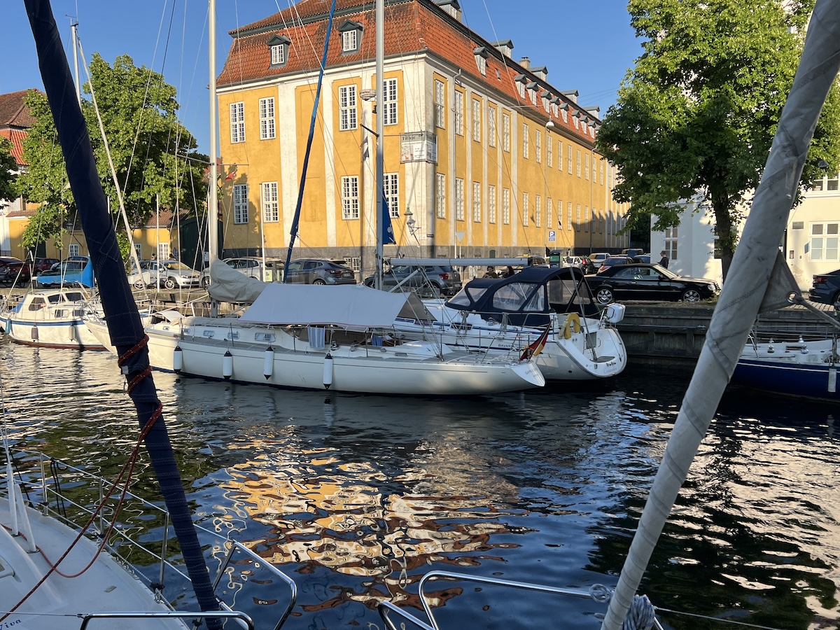 Sonnensegel und Kuchenbude einer Bavaria im Vergleich