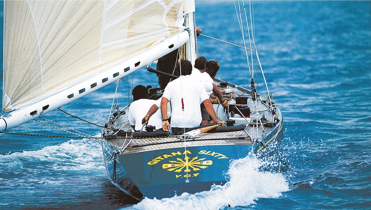 Benjamin de Rothschild an der Pinne von &bdquo;Gitana Sixty&ldquo;