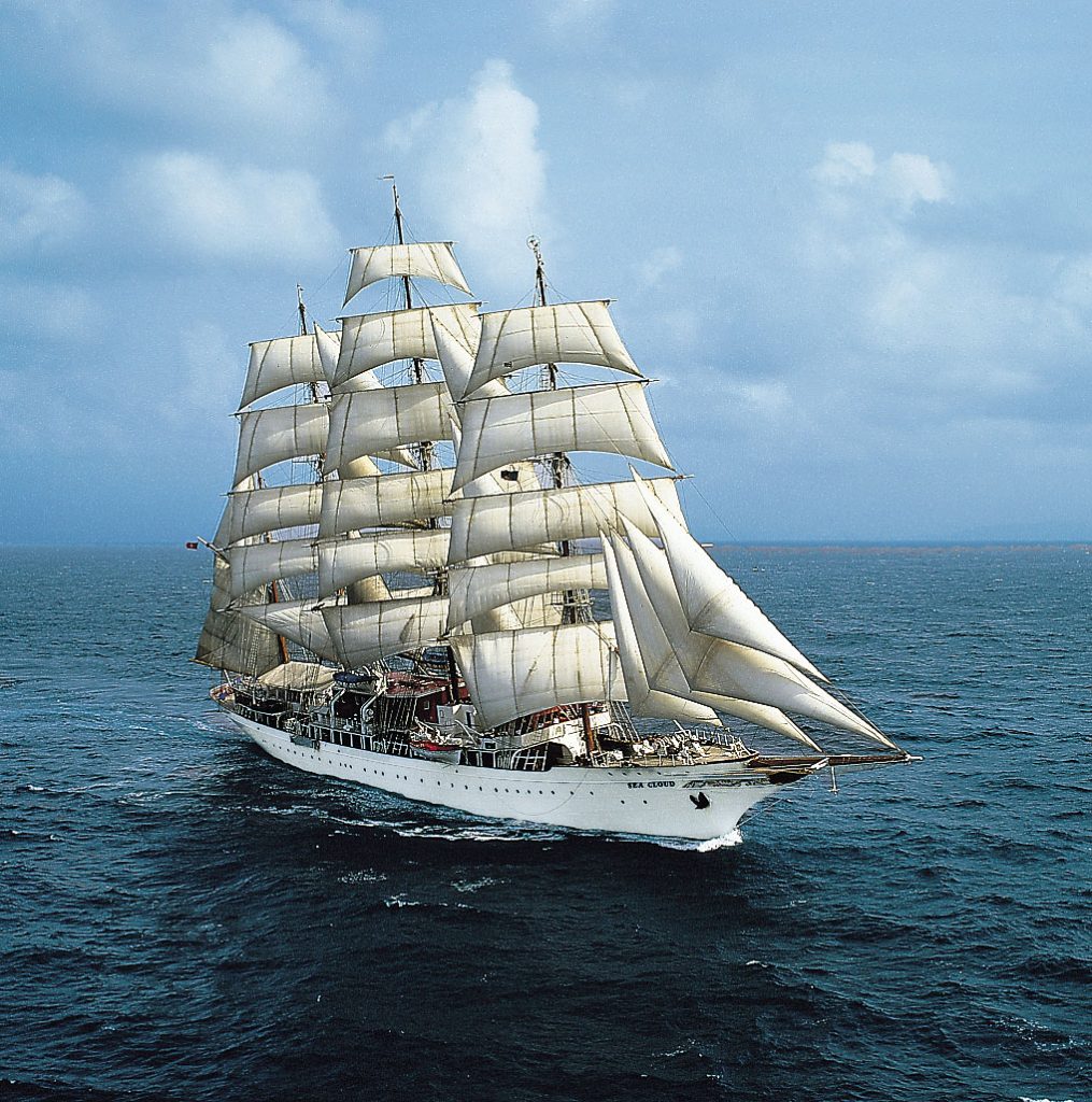 Die 109,53&nbsp;m lange &laquo;Sea Cloud&raquo; entstand 1931 in Kiel als Privatyacht